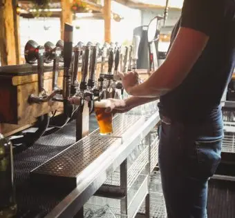 técnico de manutenção de chopeira